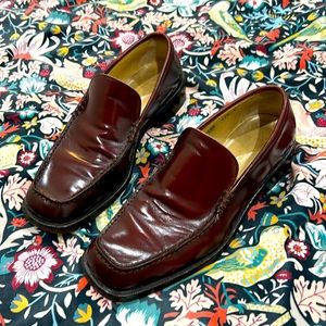 Authentic Gucci (110 0220) Mahogany Leather Loafers Euro 43 1/2 / U.S 9.5